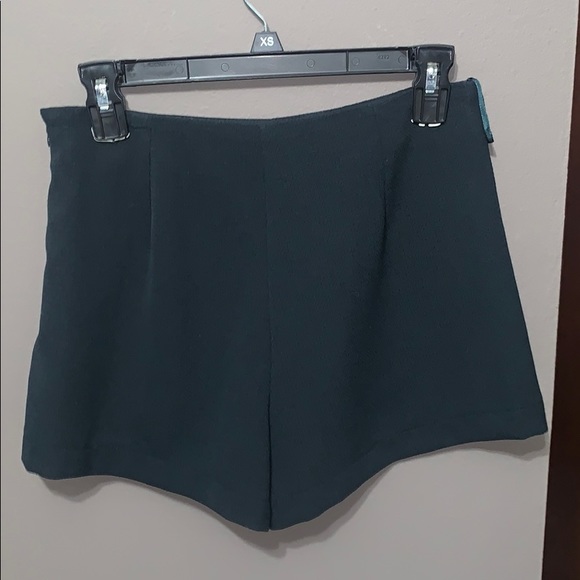 Kendall and Kyle Black Short Size Small - Picture 2 of 4